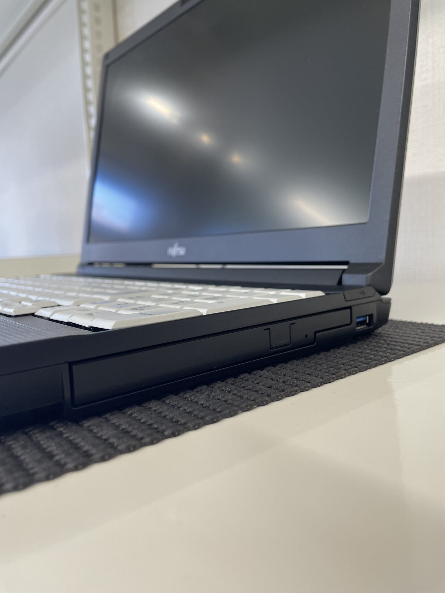 富士通LIFEBOOK A5510/D - 画像 (4)